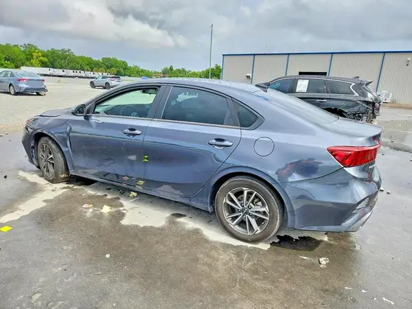 3KPF24AD3PE619528 2023 KIA FORTE - Image 2