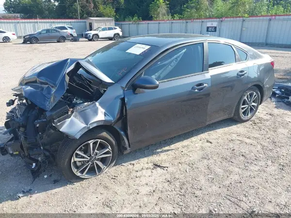3KPF24AD3PE621649 2023 KIA FORTE - Image 2