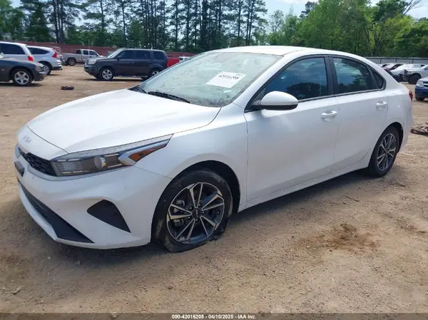 3KPF24AD3PE623126 2023 KIA FORTE - Image 2