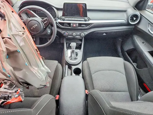 3KPF24AD3PE624082 2023 KIA FORTE - Image 8