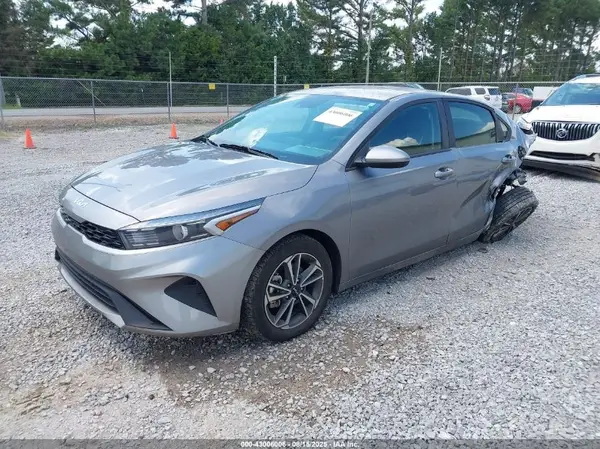 3KPF24AD3PE626088 2023 KIA FORTE - Image 2