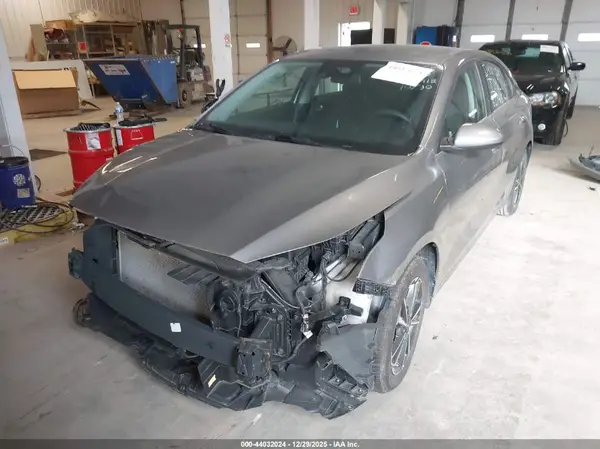 3KPF24AD3PE627418 2023 KIA FORTE - Image 2