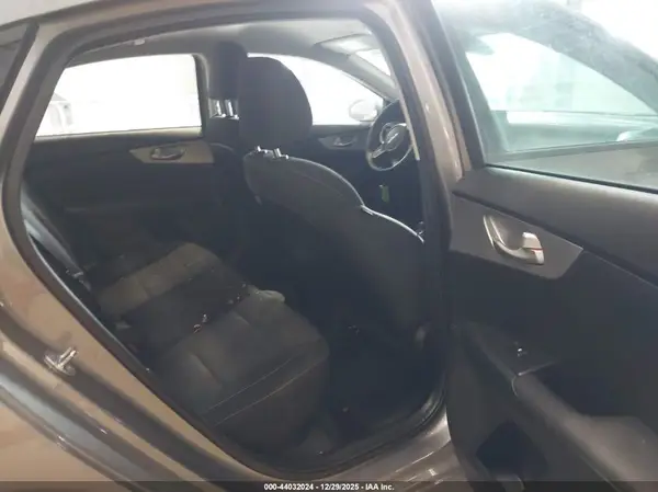 3KPF24AD3PE627418 2023 KIA FORTE - Image 8