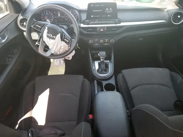 3KPF24AD3PE628665 2023 KIA FORTE - Image 8