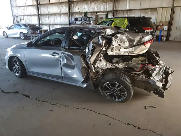 3KPF24AD3PE628939 2023 KIA FORTE - Image 2