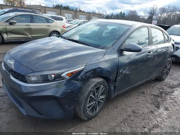 3KPF24AD3PE631128 2023 KIA FORTE - Image 2
