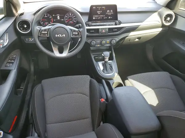 3KPF24AD3PE631677 2023 KIA FORTE - Image 8