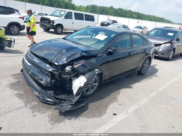 3KPF24AD3PE636166 2023 KIA FORTE - Image 2