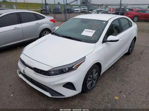 3KPF24AD3PE636510 2023 KIA FORTE - Image 2