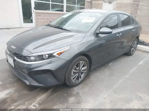 3KPF24AD3PE637530 2023 KIA FORTE - Image 2