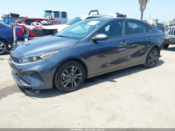 3KPF24AD3PE637544 2023 KIA FORTE - Image 2