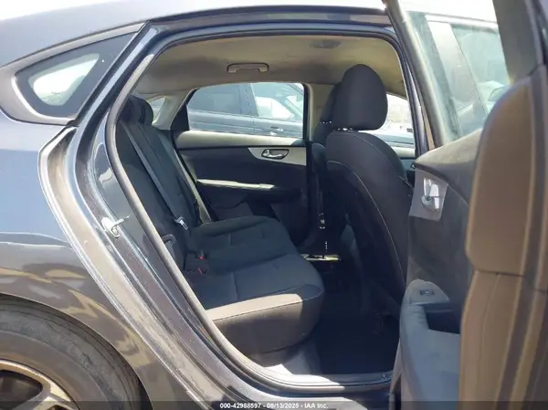 3KPF24AD3PE637544 2023 KIA FORTE - Image 8