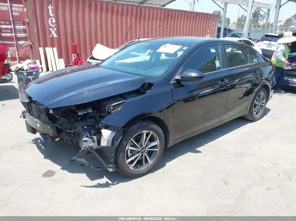 3KPF24AD3PE637849 2023 KIA FORTE - Image 2