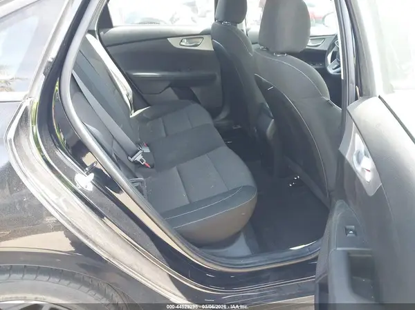 3KPF24AD3PE637964 2023 KIA FORTE - Image 8