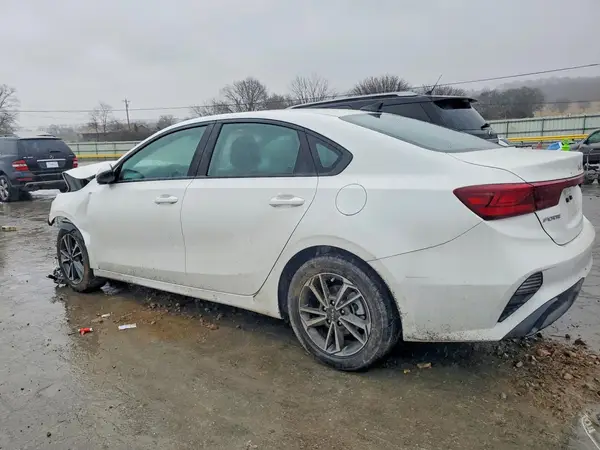 3KPF24AD3PE642551 2023 KIA FORTE - Image 2