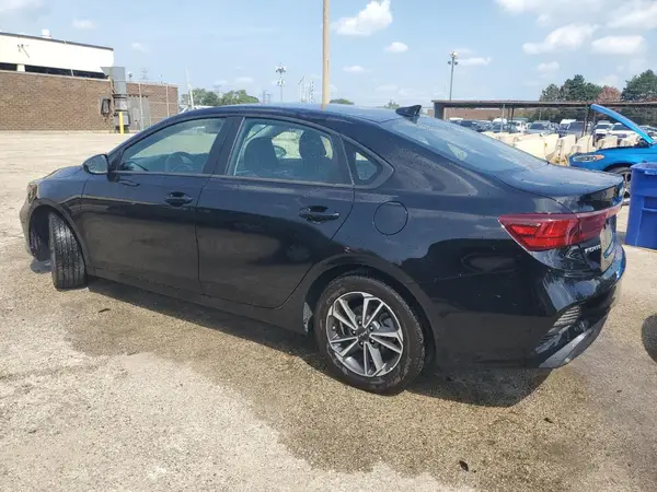 3KPF24AD3PE642971 2023 KIA FORTE - Image 2