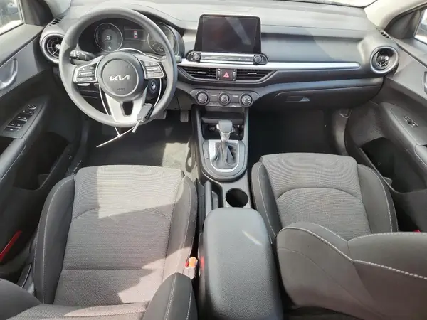3KPF24AD3PE643084 2023 KIA FORTE - Image 8