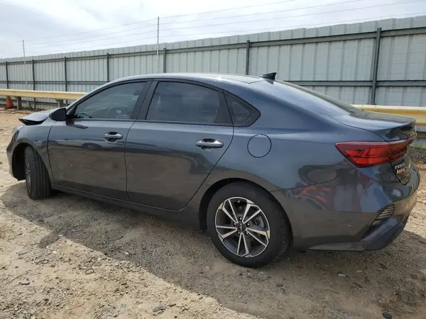 3KPF24AD3PE643179 2023 KIA FORTE - Image 2