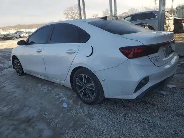 3KPF24AD3PE645157 2023 KIA FORTE - Image 2