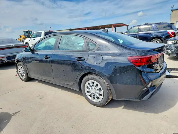 3KPF24AD3PE645644 2023 KIA FORTE - Image 2