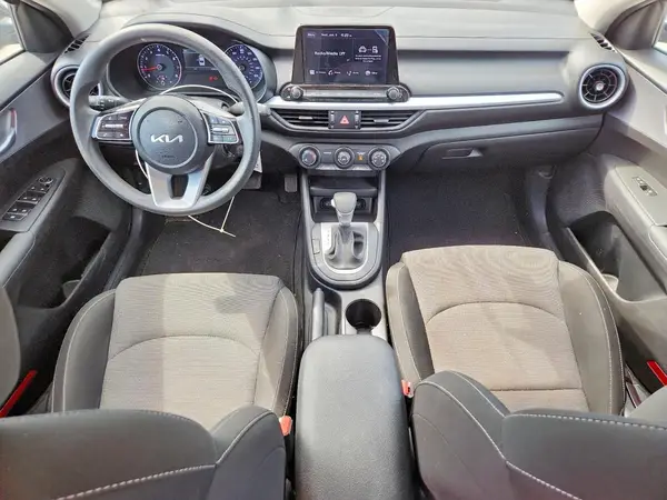3KPF24AD3PE645644 2023 KIA FORTE - Image 8
