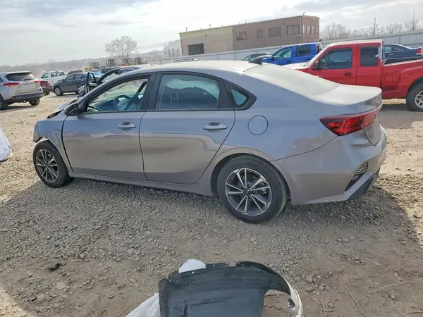 3KPF24AD3PE648222 2023 KIA FORTE - Image 2