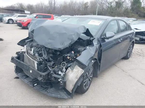 3KPF24AD3PE648611 2023 KIA FORTE - Image 2