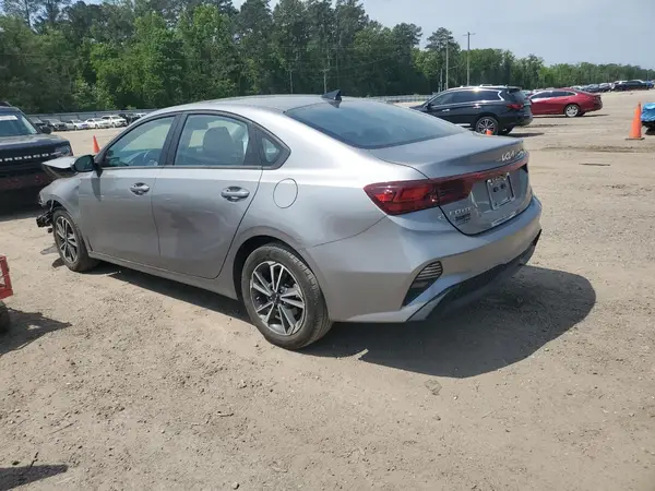 3KPF24AD3PE650584 2023 KIA FORTE - Image 2