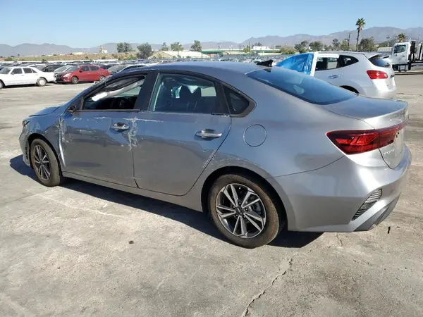3KPF24AD3PE651802 2023 KIA FORTE - Image 2