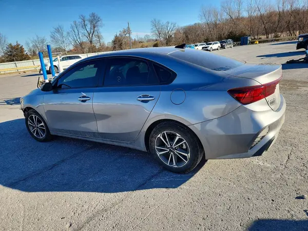 3KPF24AD3PE653324 2023 KIA FORTE - Image 2