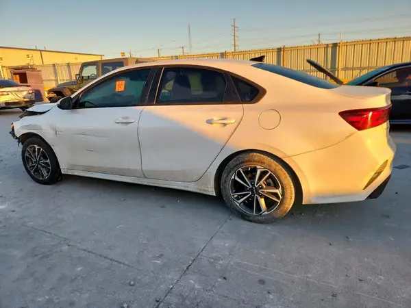 3KPF24AD3PE655669 2023 KIA FORTE - Image 2