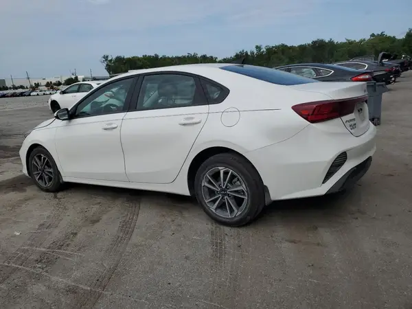 3KPF24AD3PE661259 2023 KIA FORTE - Image 2