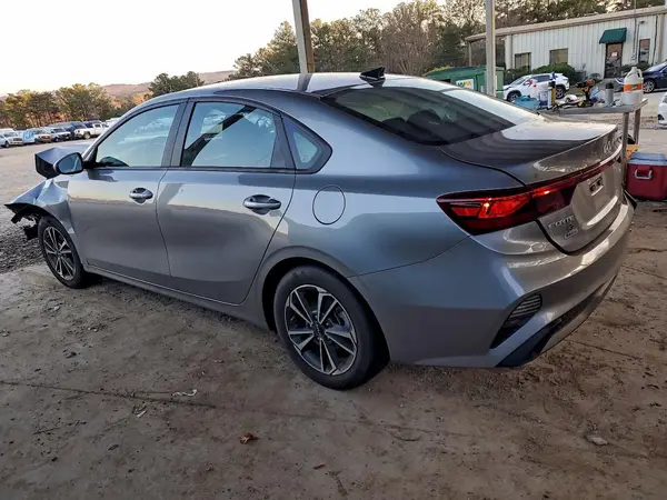 3KPF24AD3PE662900 2023 KIA FORTE - Image 2