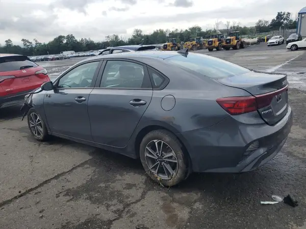 3KPF24AD3PE663125 2023 KIA FORTE - Image 2
