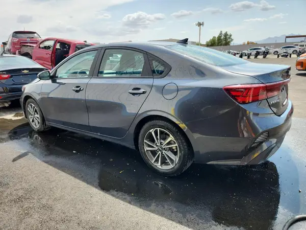 3KPF24AD3PE668812 2023 KIA FORTE - Image 2