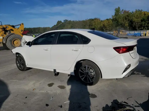 3KPF24AD3PE669216 2023 KIA FORTE - Image 2