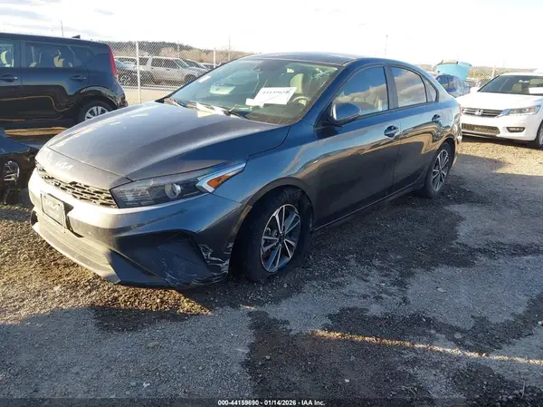 3KPF24AD3PE670740 2023 KIA FORTE - Image 2