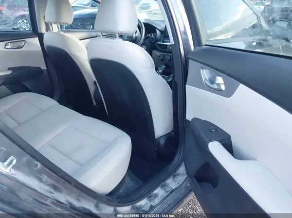 3KPF24AD3PE670740 2023 KIA FORTE - Image 8
