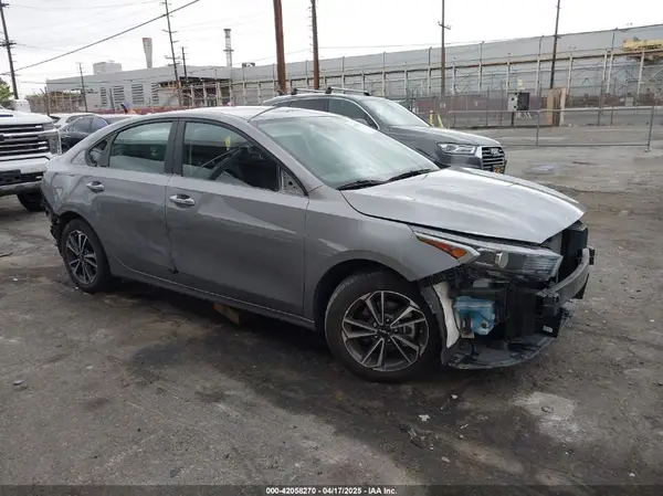 3KPF24AD3PE673282 2023 KIA FORTE - Image 1