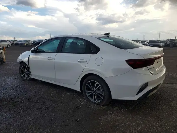 3KPF24AD3PE674674 2023 KIA FORTE - Image 2