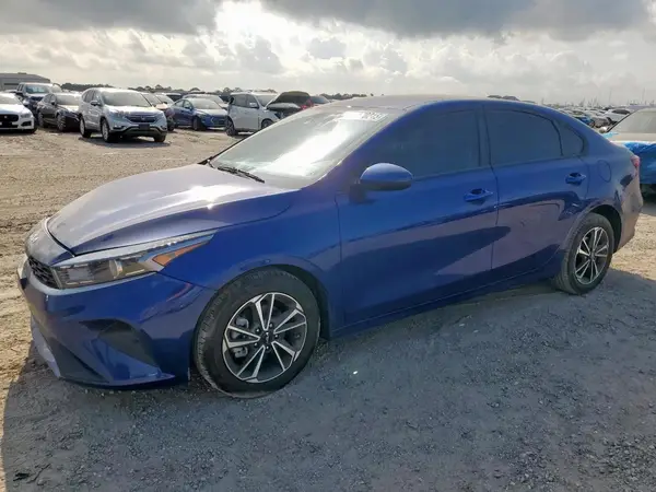 3KPF24AD3PE675226 2023 KIA FORTE - Image 1