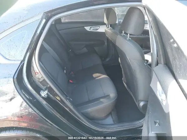 3KPF24AD3PE677431 2023 KIA FORTE - Image 8