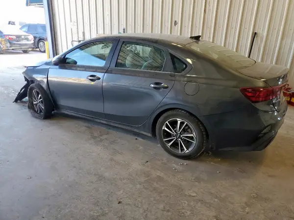 3KPF24AD3PE678160 2023 KIA FORTE - Image 2