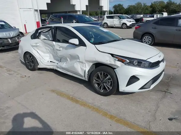 3KPF24AD3PE679289 2023 KIA FORTE - Image 1
