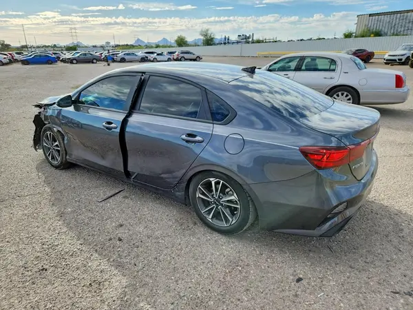 3KPF24AD3PE679678 2023 KIA FORTE - Image 2