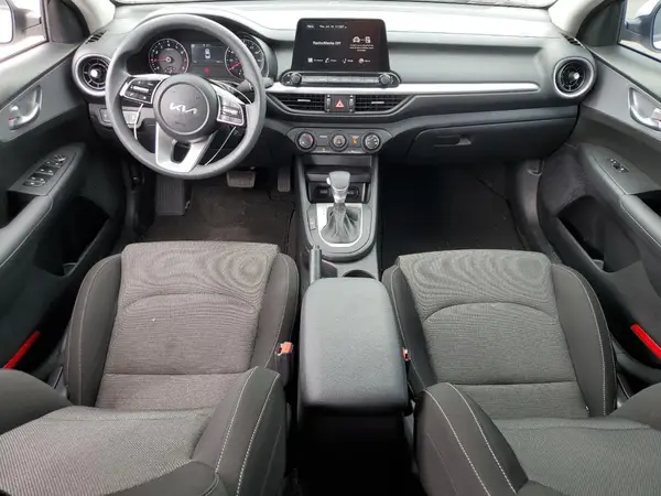 3KPF24AD3PE683925 2023 KIA FORTE - Image 8