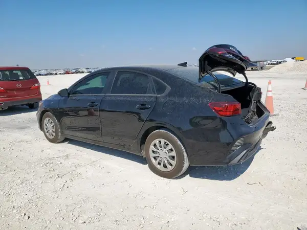3KPF24AD3PE685481 2023 KIA FORTE - Image 2