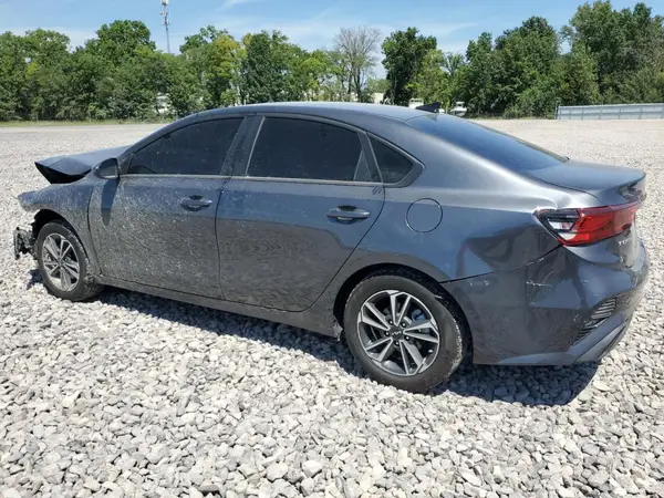 3KPF24AD3PE685528 2023 KIA FORTE - Image 2