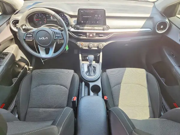 3KPF24AD3PE687957 2023 KIA FORTE - Image 8