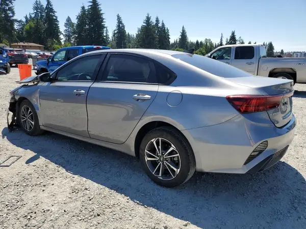3KPF24AD3PE688171 2023 KIA FORTE - Image 2